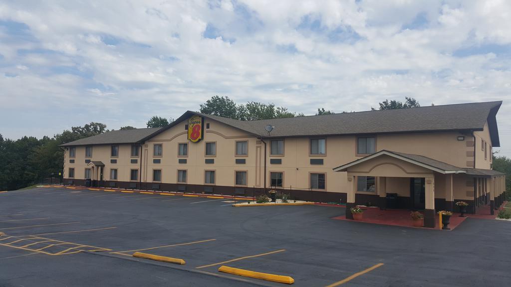 Motel Super 8 By Wyndham Warrensburg Extérieur photo